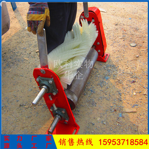 供应滚刷式皮带机清扫器防爆电动滚刷清扫器