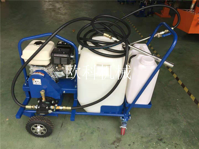 供应小缝灌缝机 新款60型修补沥青路面补